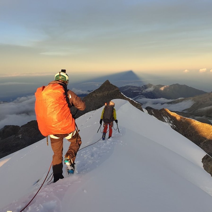 Expedición al Pico Cristobal Colón (Pico Chundúa), 5700mt y vuelo al mar Caribe